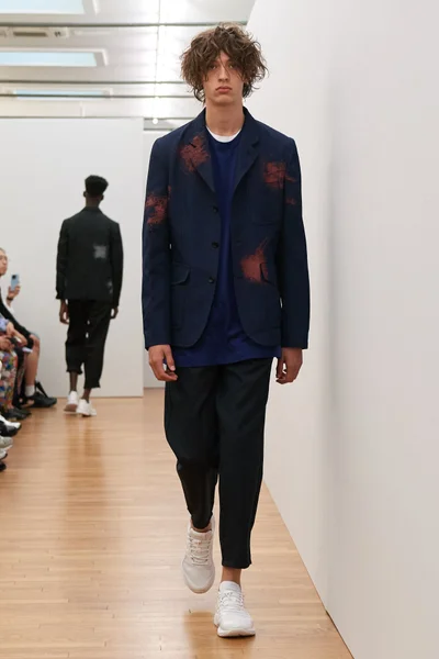 Look 26
